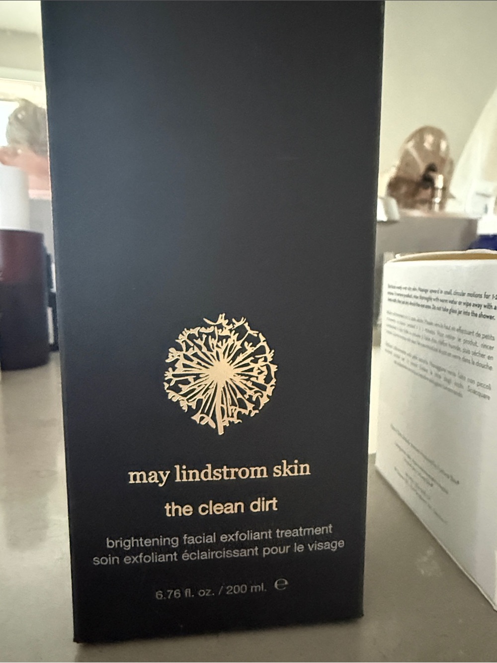 May Lindstrom Skin The Clean Dirt Brightening Exfoliant - Black & Gold
